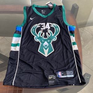 Giannis Antetokounmpo jersey